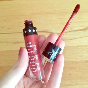 Jeffree Star Velour Liquid Lipstick (I’m Shook)